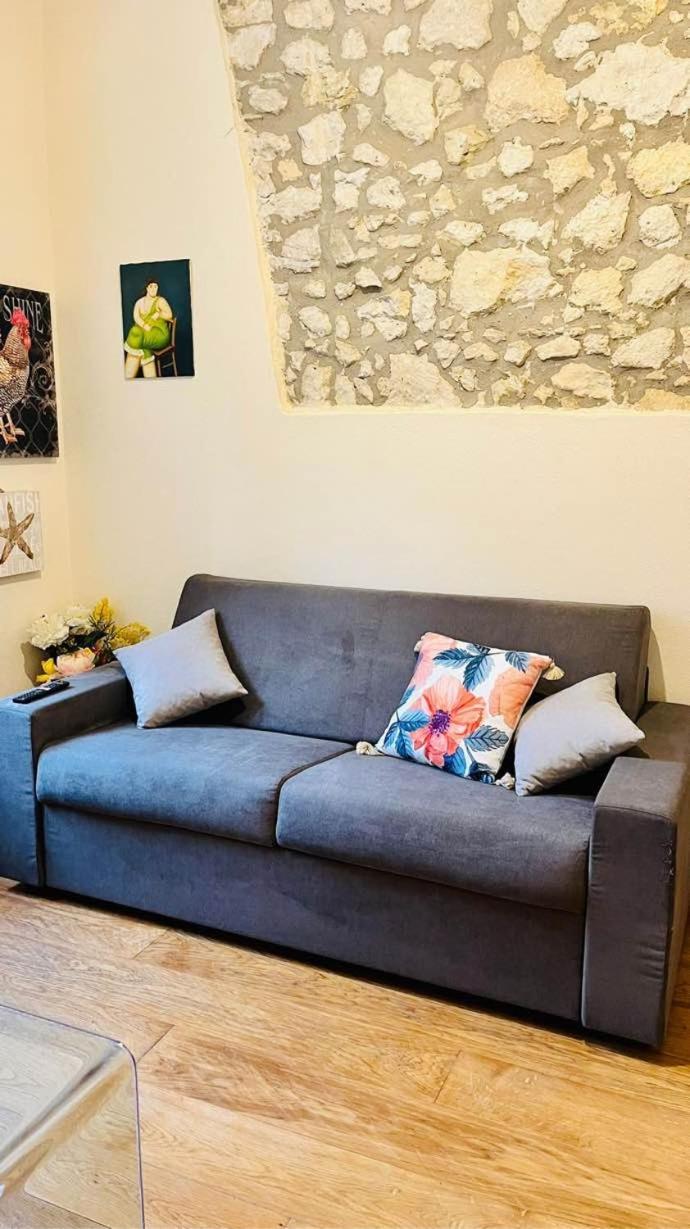 Lily Ca Apartment Каляри Екстериор снимка